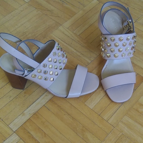 Shoes - Picture 3 of 3